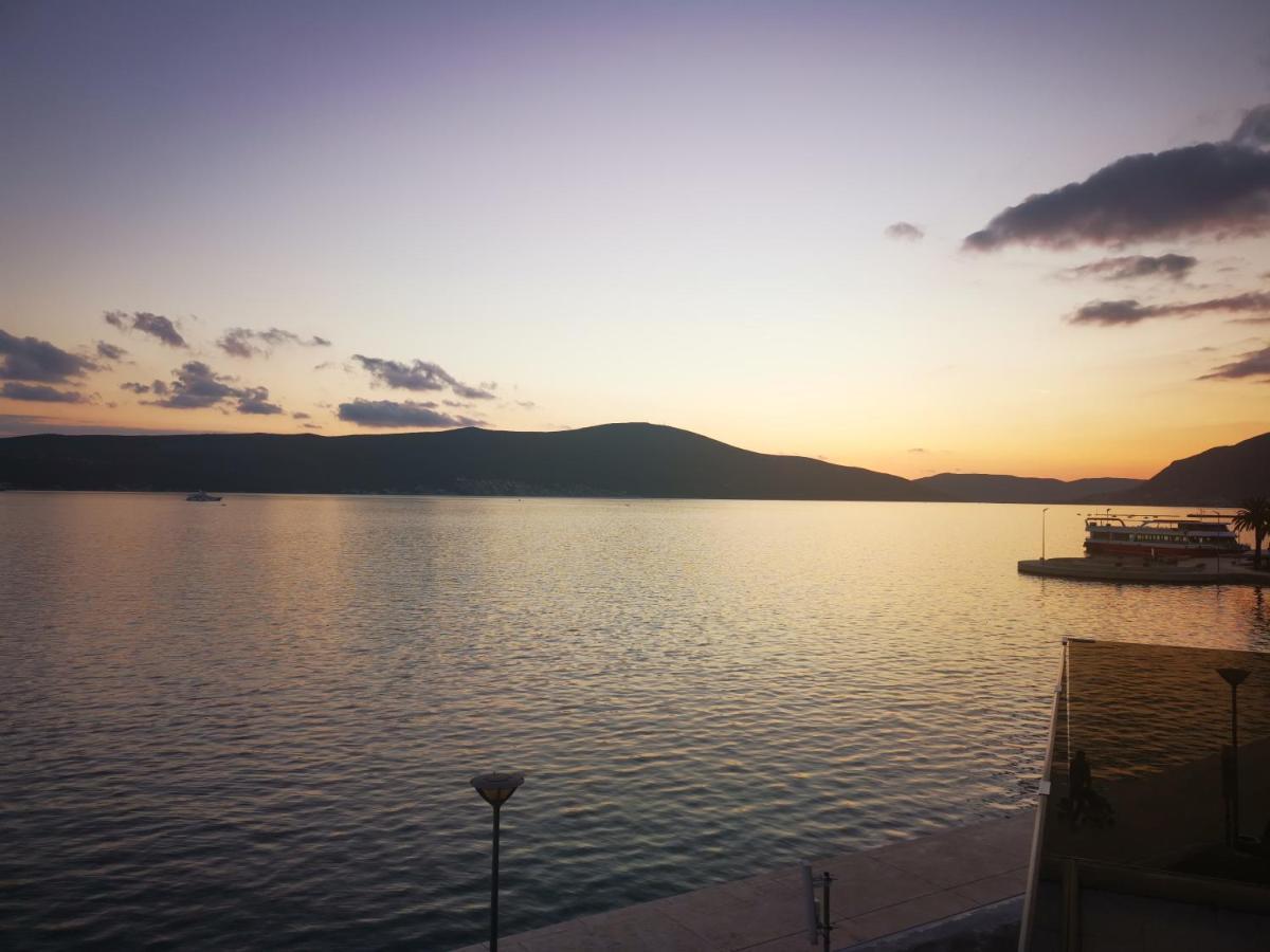 Seafront Apartments Tivat Exterior photo